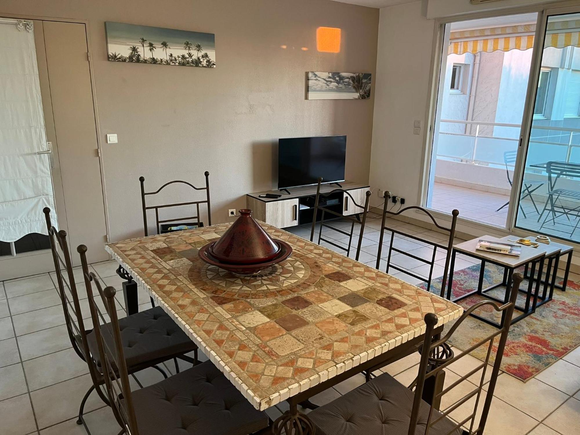 T2, 55m2, Meuble, Piscine Appartement *